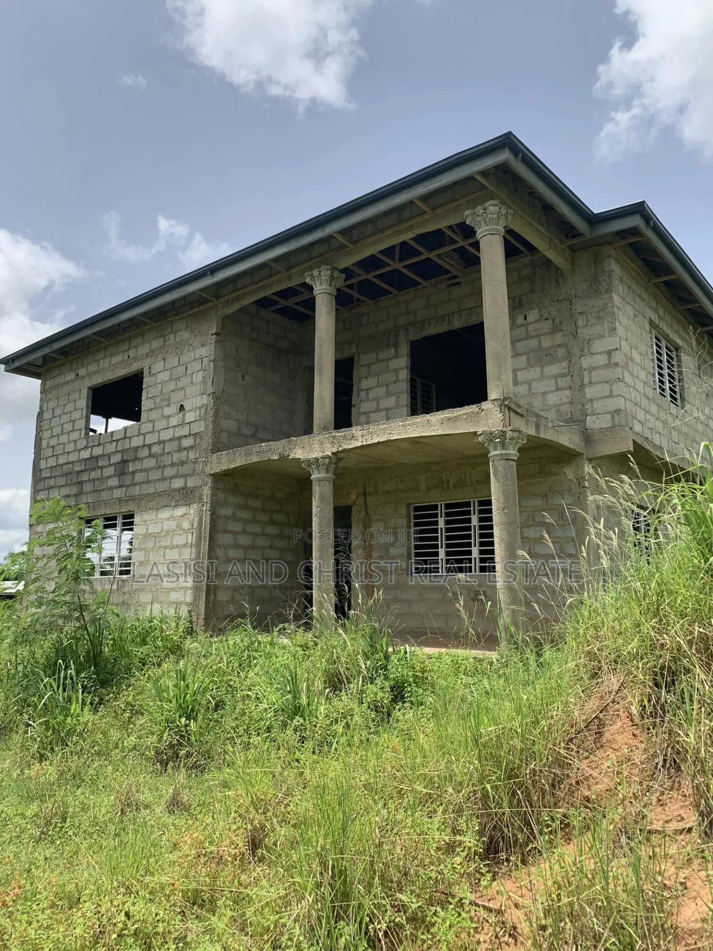 4bdrm House in Lasisi And Christ, Accra Metropolitan for sale - 4 bedroom House in Greater Accra, Accra Metropolitan - Sale