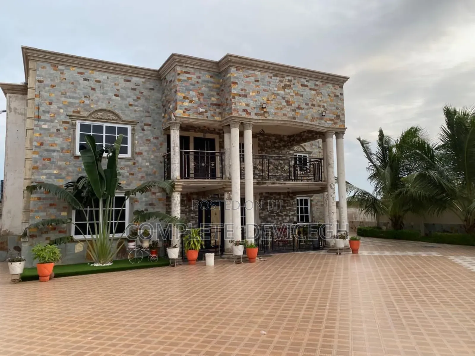 5bdrm House in New Bortianor Hills, Ga South Municipal for sale - 5 bedroom House in Greater Accra, Ga South Municipal - Sale