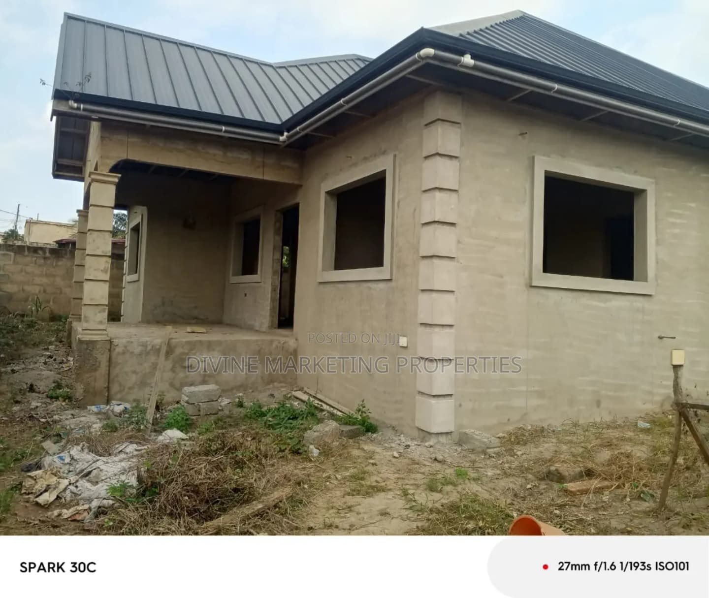 Titled Roofed 3master BRM House Near Acp Pokuase, Accra - 3 bedroom House in Greater Accra, Pokuase - Sale