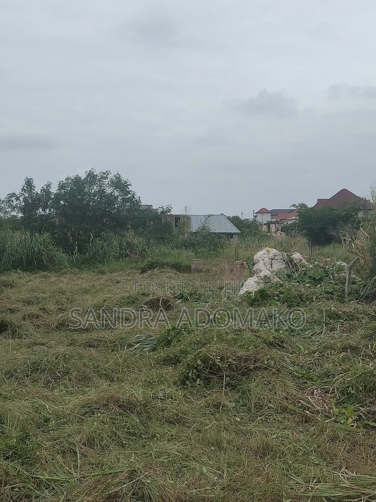 Litigation Free Full Plot Forsale at Appiadu - Land in Ashanti, Kumasi Metropolitan, 07/04 - Sale