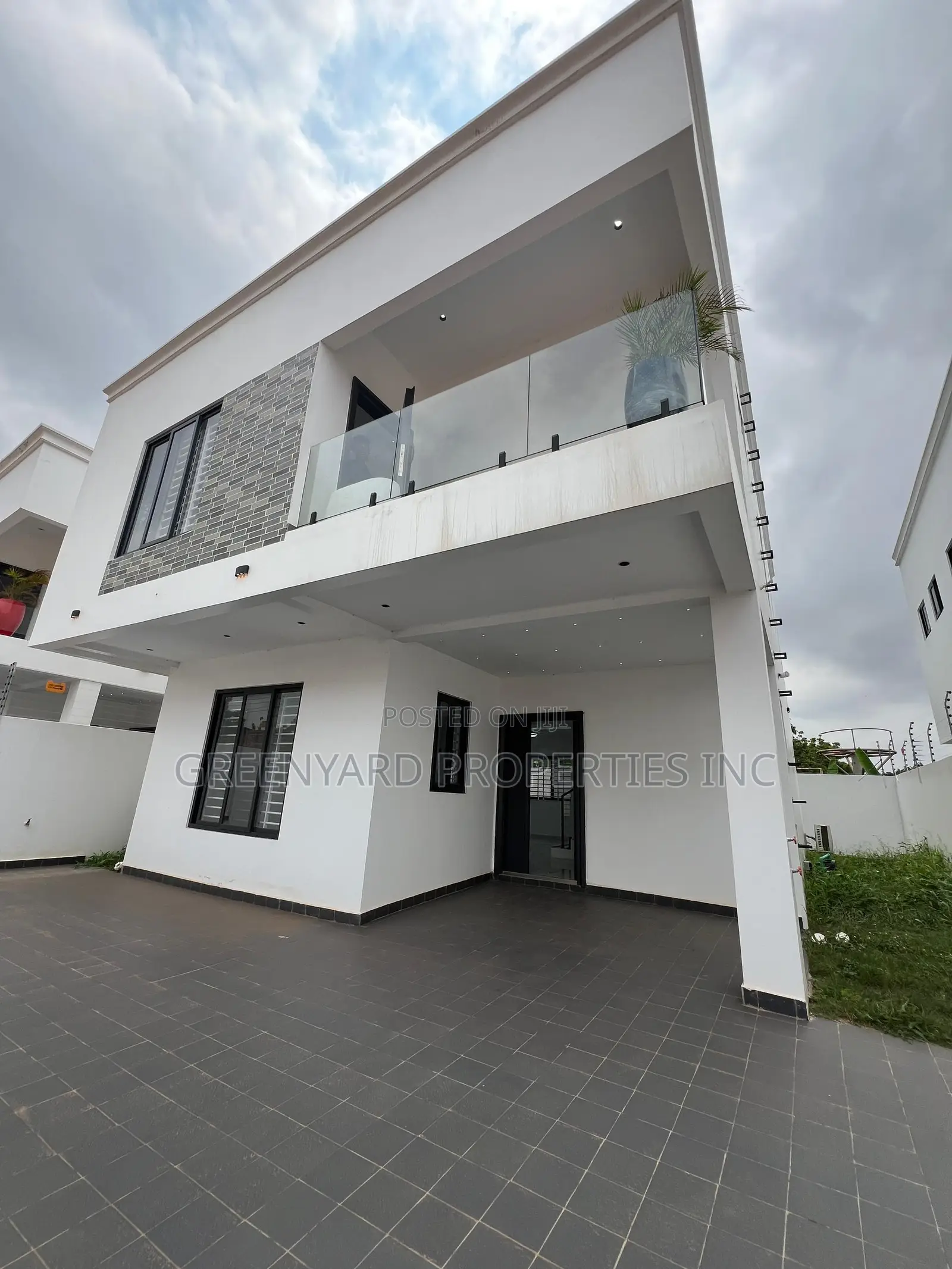 3bdrm Townhouse/Terrace in West Trasacco, Adjiriganor for sale - 3 bedroom House in Greater Accra, Adjiriganor - Sale