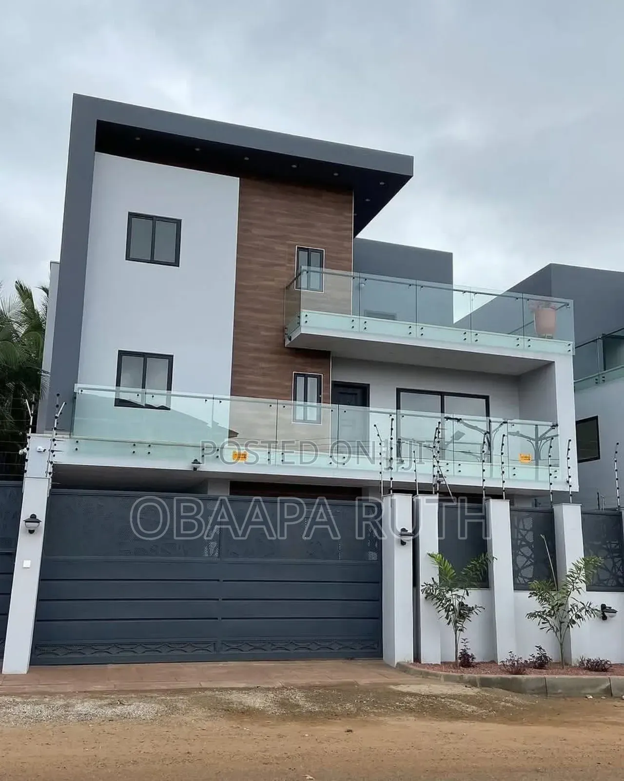 Furnished 5bdrm Duplex in Adjiriganor for sale - House in Greater Accra, Adjiriganor - Sale