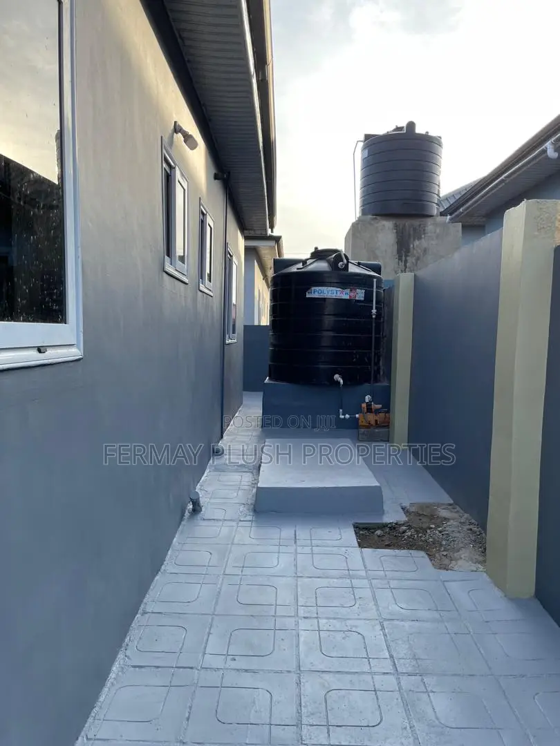 2bdrm House in Accra Properties for sale - House in Greater Accra, Accra Metropolitan - Sale