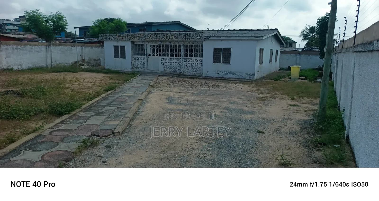 Mamprobi 4 Bedrooms 2 Toilet Bathroom - 4 bedroom House in Greater Accra, Dansoman - Rent