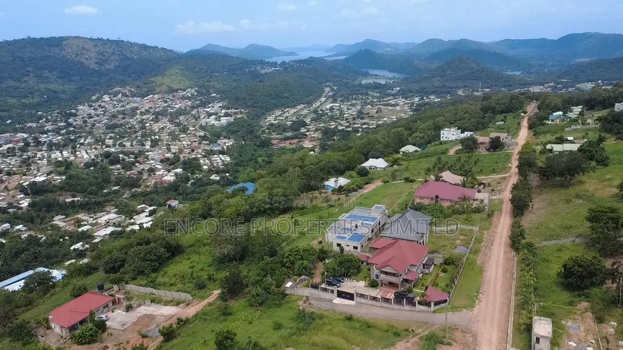 50 Acres of Estate Land Inside Akosombo - Land in Eastern Region, Asuogyaman - Sale