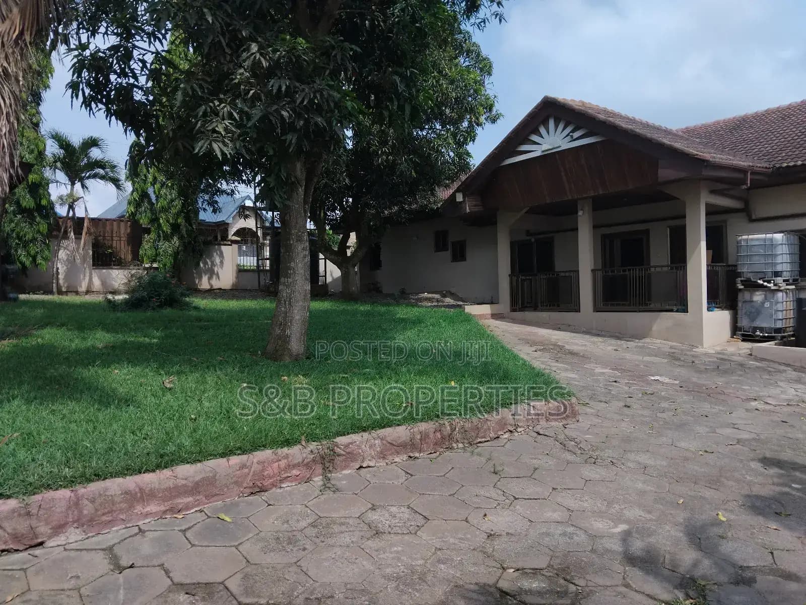 4bdrm Apartment in Ashomang Estate for rent - 4 bedroom Apartment in Greater Accra, Ashomang Estate - Rent