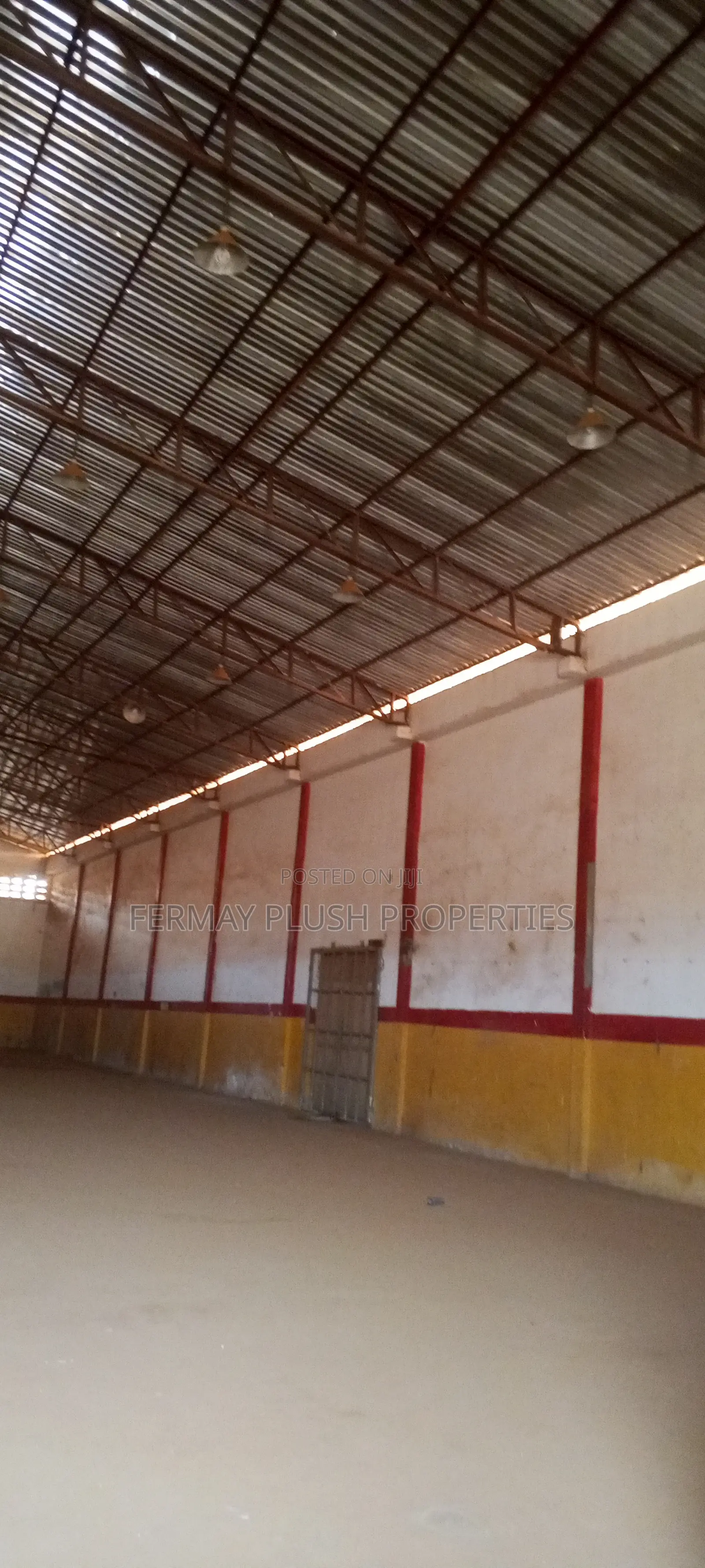 Spacious Ware House for Rent in Tema - Commercial in Greater Accra, Tema Metropolitan - Rent
