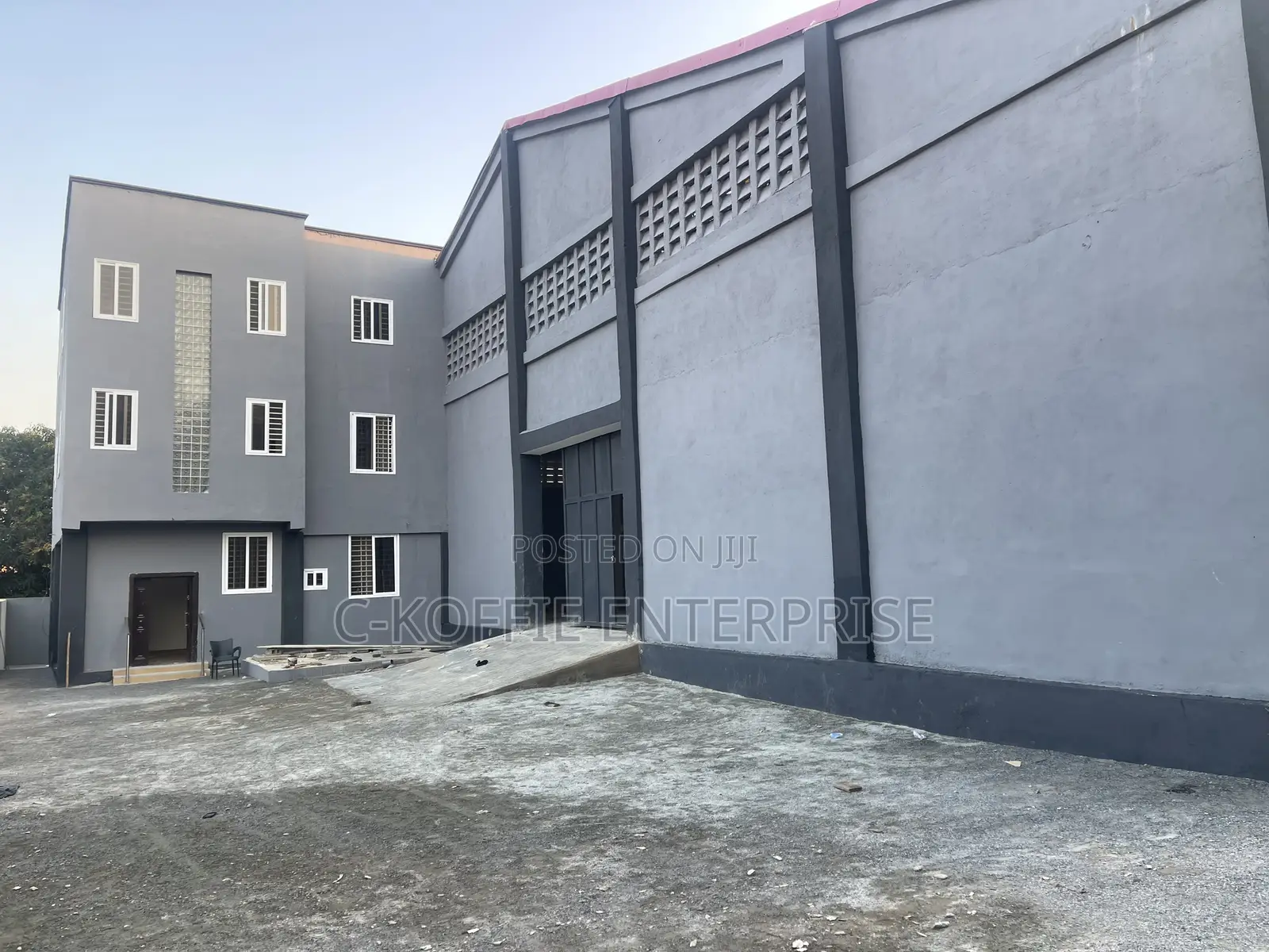 1,200 SQM Warehouse + 6bedrooms at Achimota for Rent - 6 bedroom Commercial in Greater Accra, Achimota - Rent