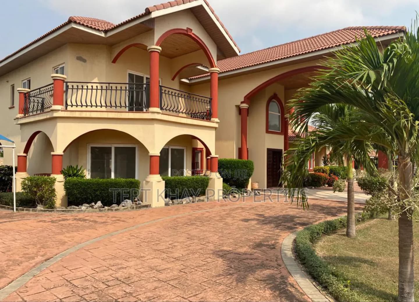 8bdrm House in Trassaco, East Legon for sale - 8 bedroom House in Greater Accra, East Legon - Sale