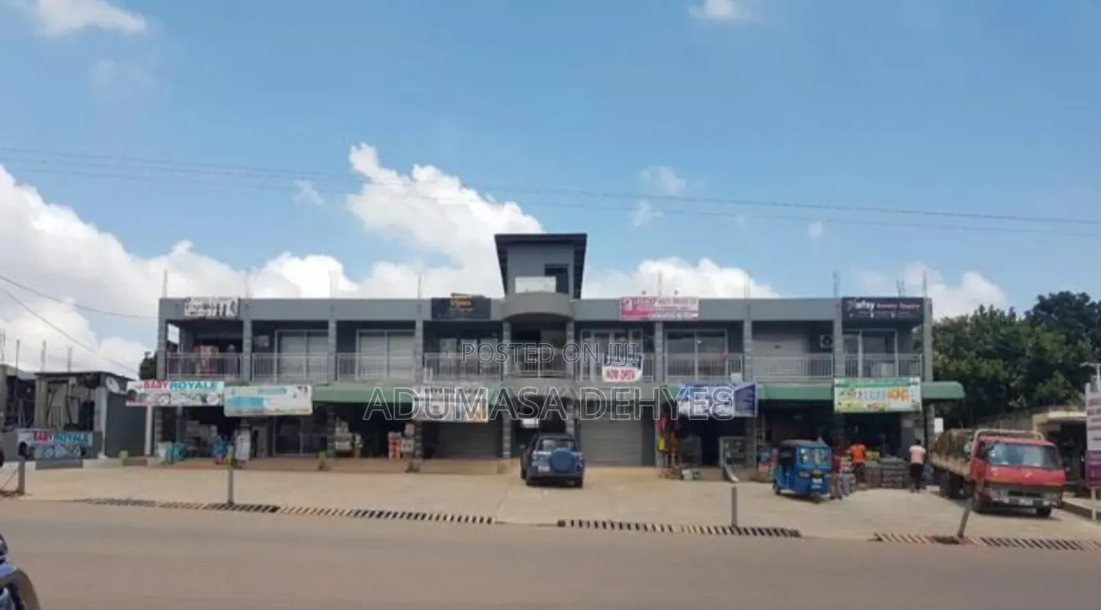Commercial Room For Rent - Commercial in Ashanti, Kumasi Metropolitan - Rent