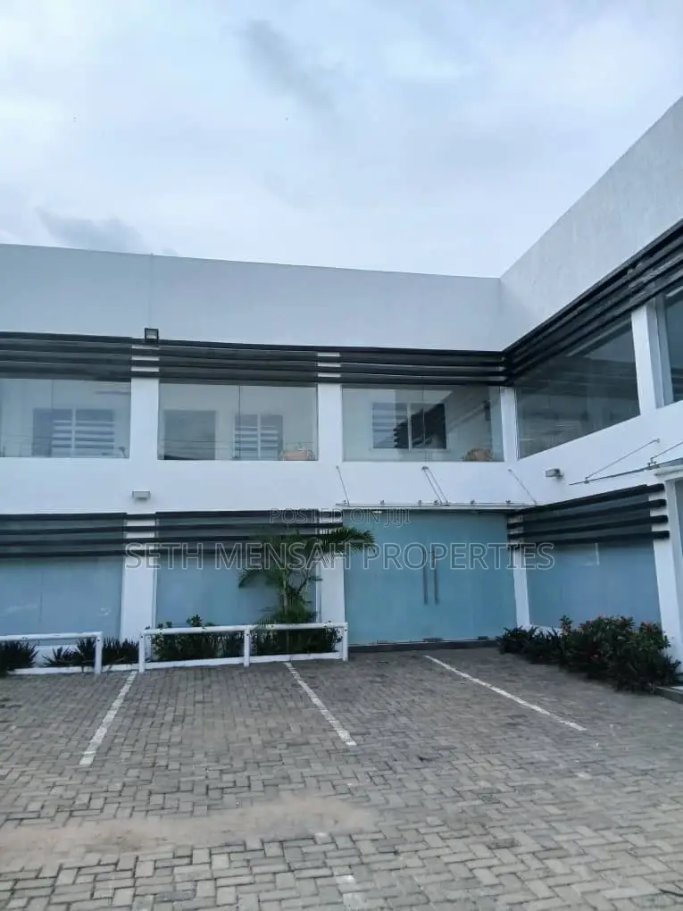 8. Bedroom Office Space for Rent at Dzorwulu - Commercial in Greater Accra, Dzorwulu - Rent