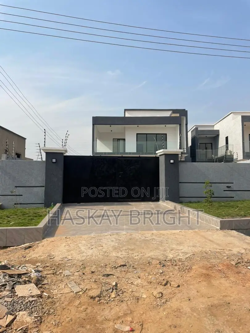 4bdrm House in Oyarifa for sale - 4 bedroom House in Greater Accra, Oyarifa - Sale