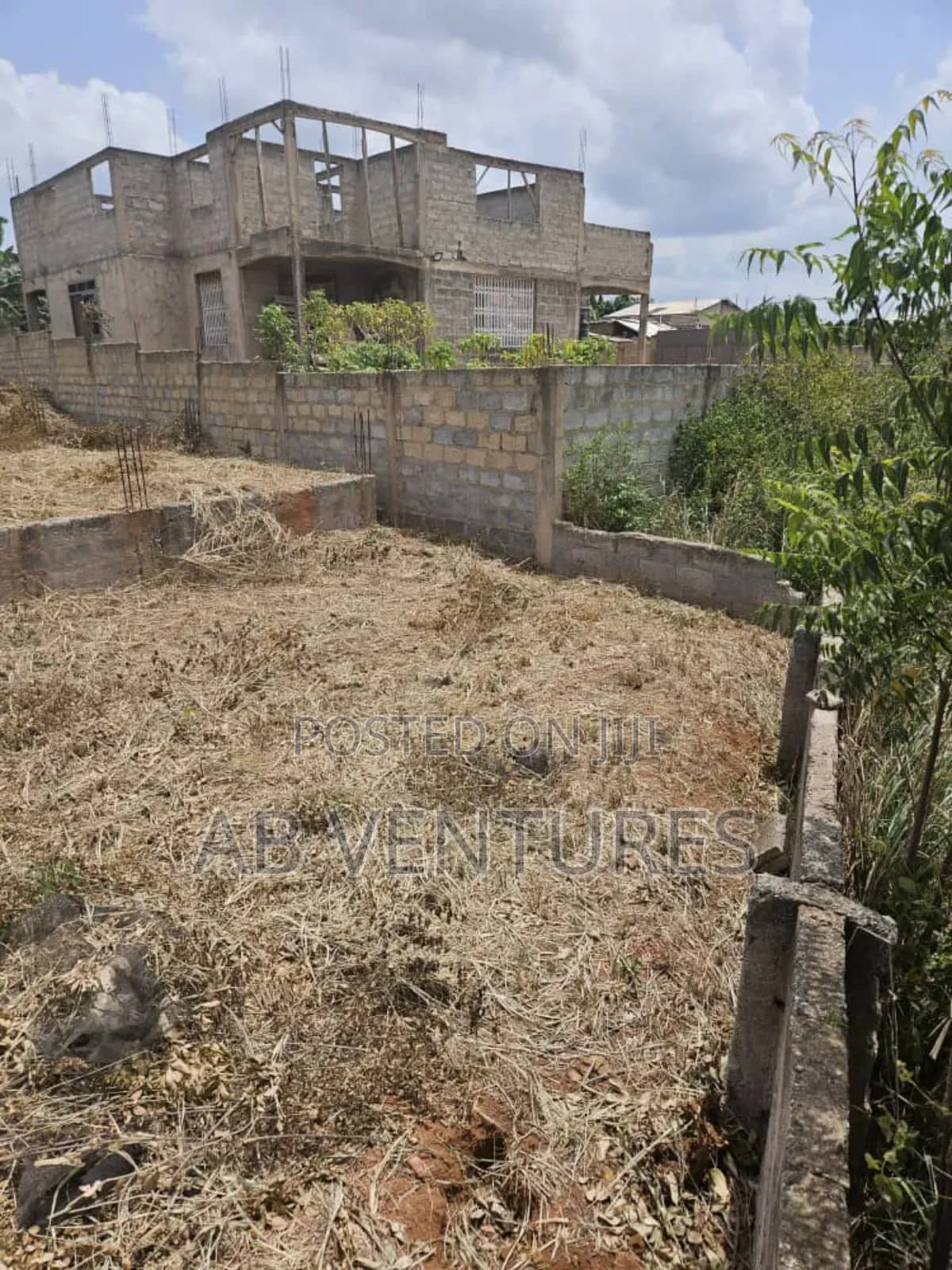 Land for Sale Ghc150,000 With 3 Bedroom Foundation on It - 3 bedroom Land in Greater Accra, Oyibi, Sasaabi - Sale