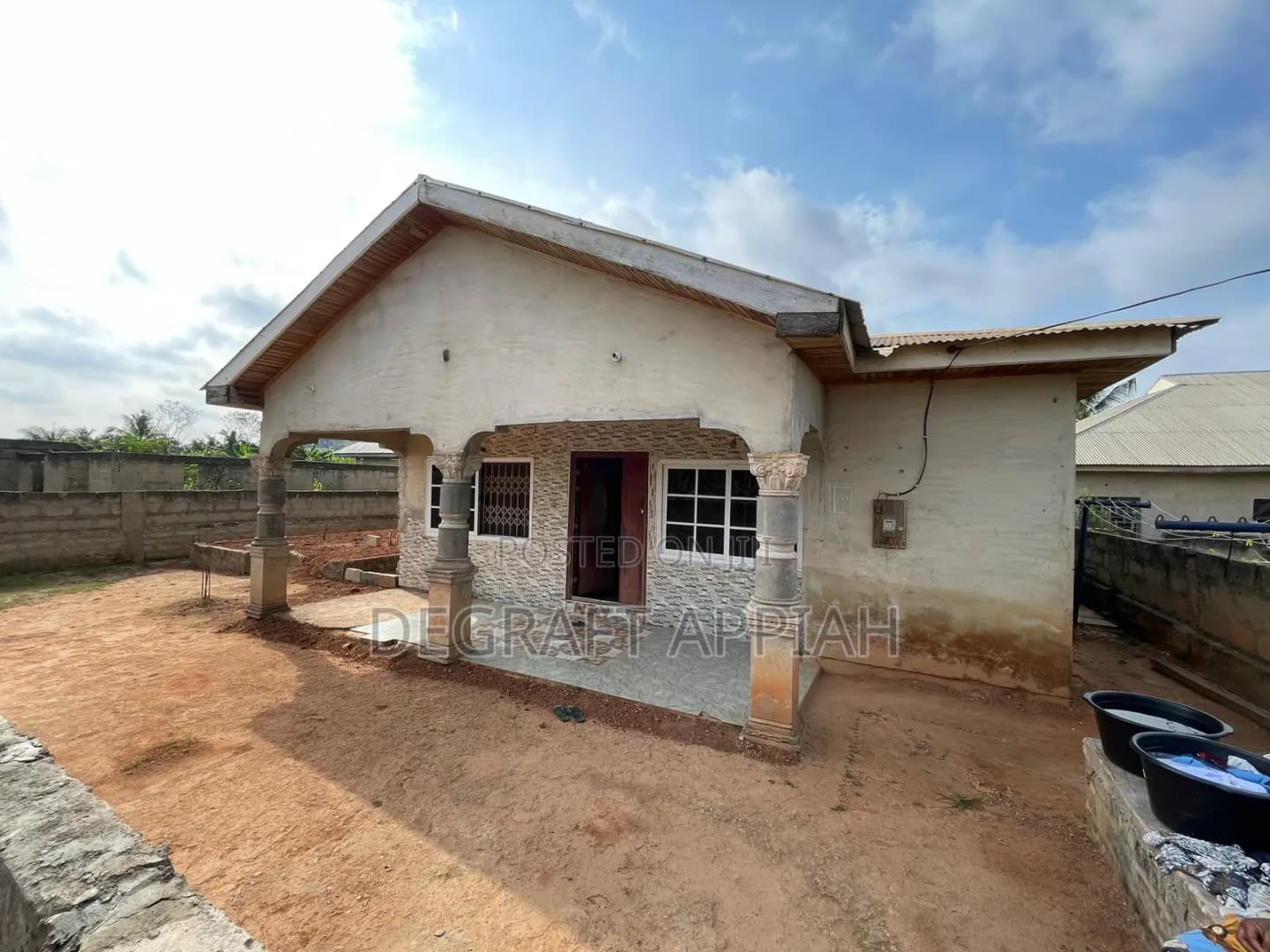 3bdrm House in Kronum Adonko Area, Kumasi Metropolitan for sale - 3 bedroom House in Ashanti, Kumasi Metropolitan - Sale