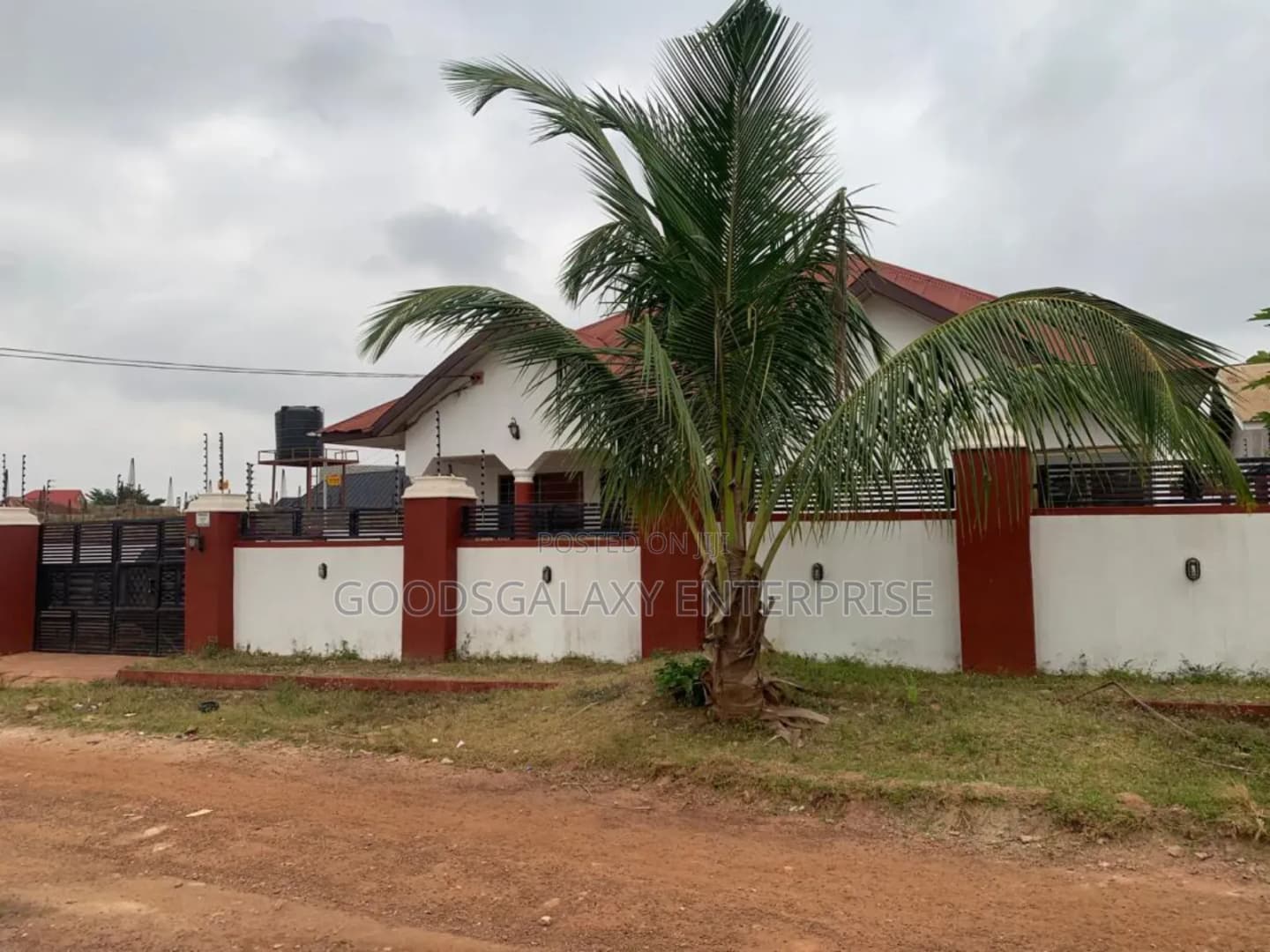 3bdrm House in Kumasi Metropolitan for sale - 3 bedroom House in Ashanti, Kumasi Metropolitan - Sale