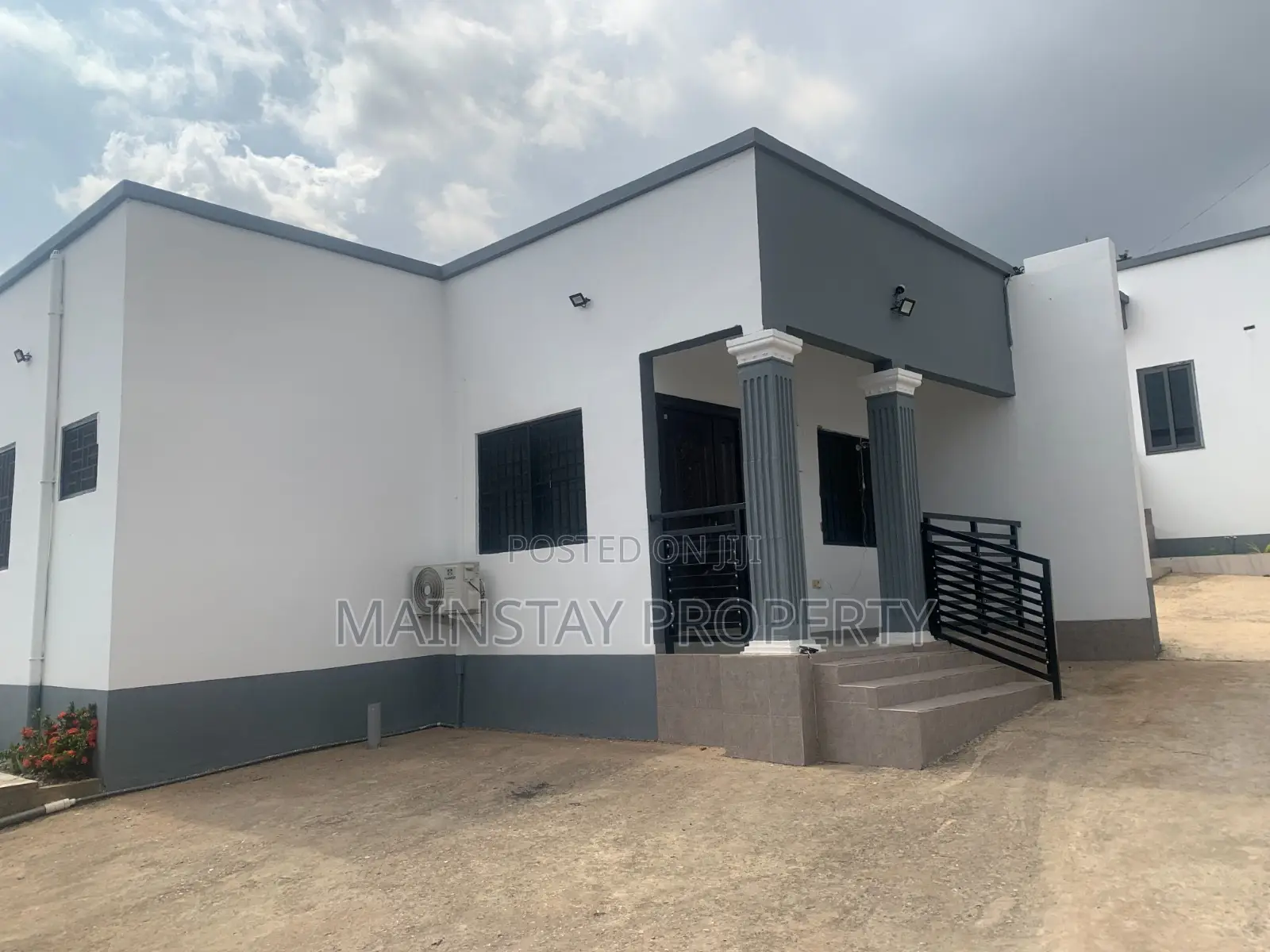 Furnished 2bdrm Apartment in Ashomang Estate for sale - 2 bedroom Apartment in Greater Accra, Ashomang Estate - Sale