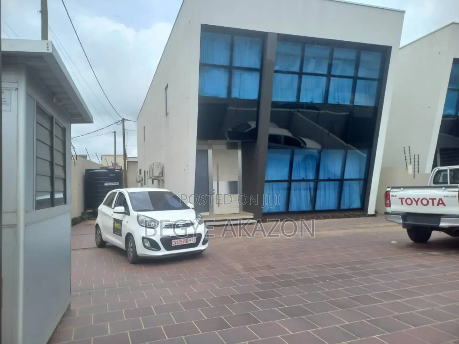 5 Room Office Space for Rent East Legon - Commercial in Greater Accra, East Legon, Boundary Road Area - Rent