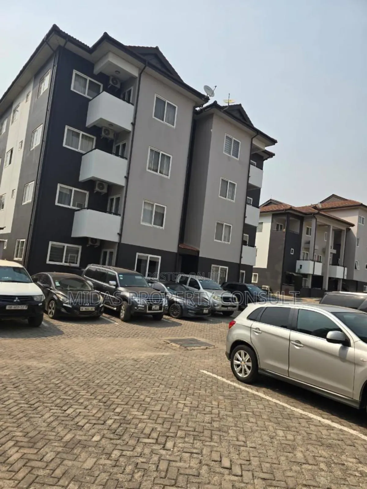 Furnished 3bdrm Apartment in Clifton Court, Accra Metropolitan for sale - 3 bedroom Apartment in Greater Accra, Accra Metropolitan - Sale