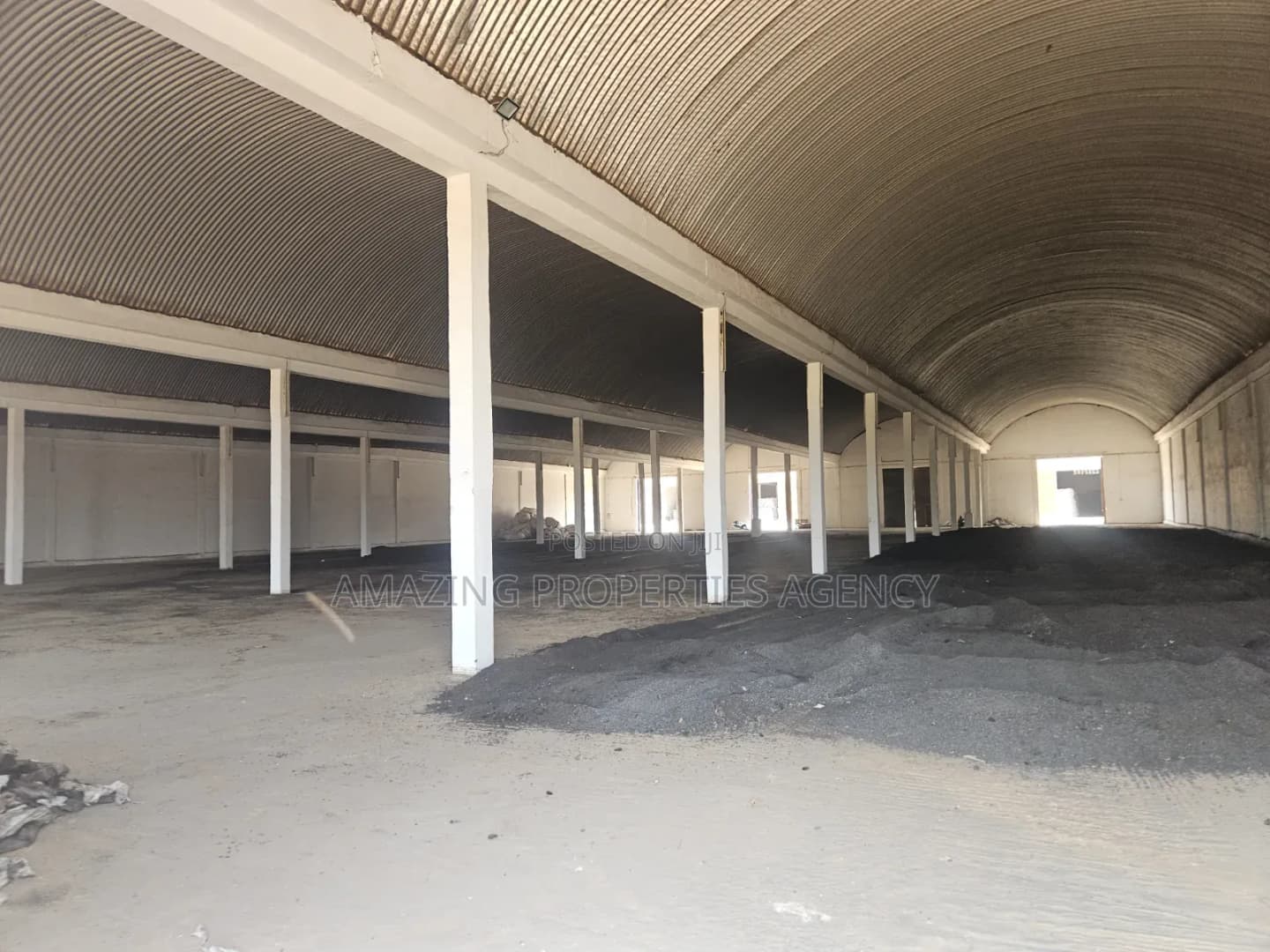 For Rent 4000 SQM Warehouse Available at Tema Industrial Area - Commercial in Greater Accra, Tema Metropolitan, Community 25 - Rent