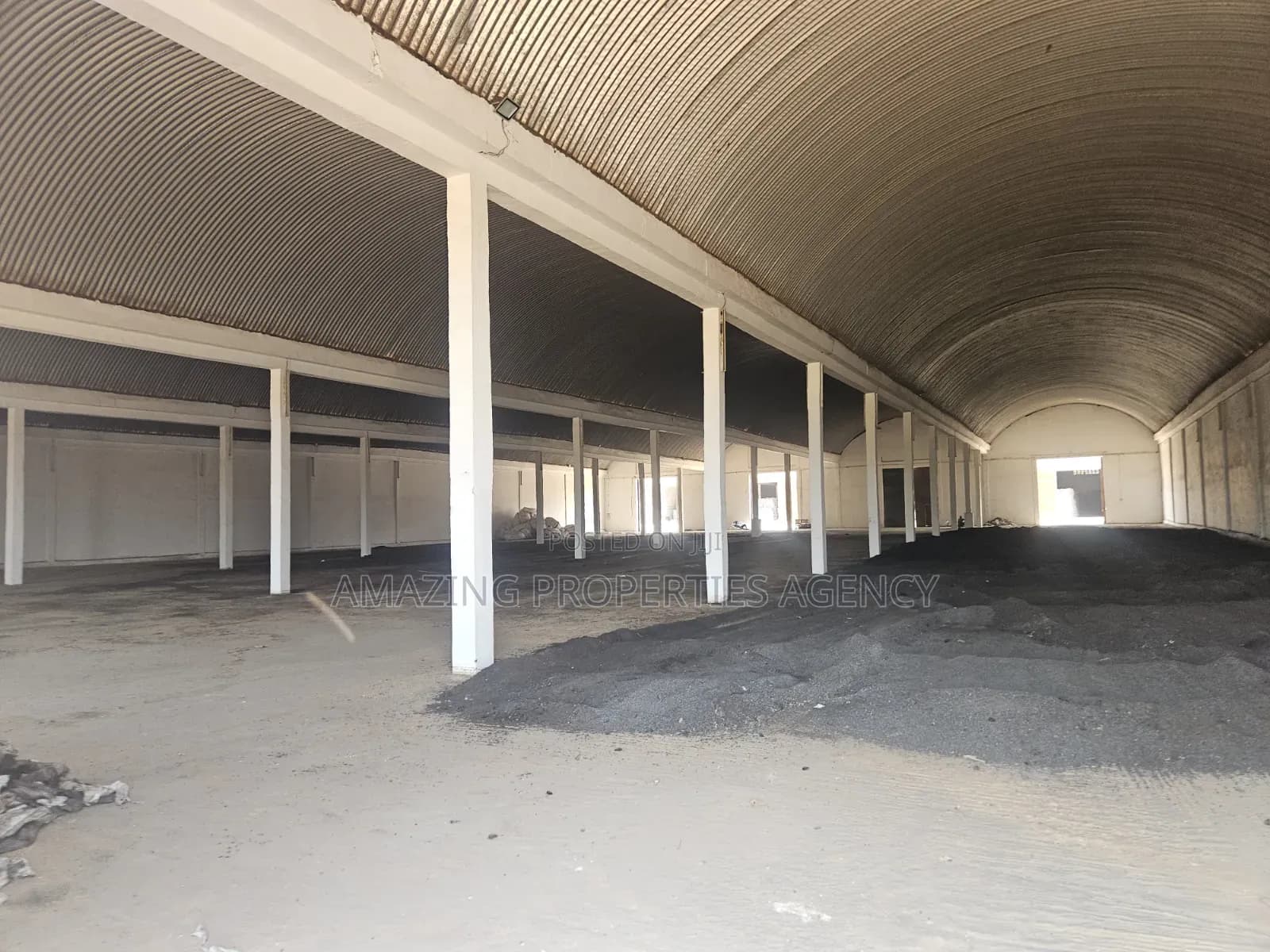 For Rent 4000 SQM Warehouse Available at Tema Industrial Area - Commercial in Greater Accra, Tema Metropolitan, Community 25 - Rent