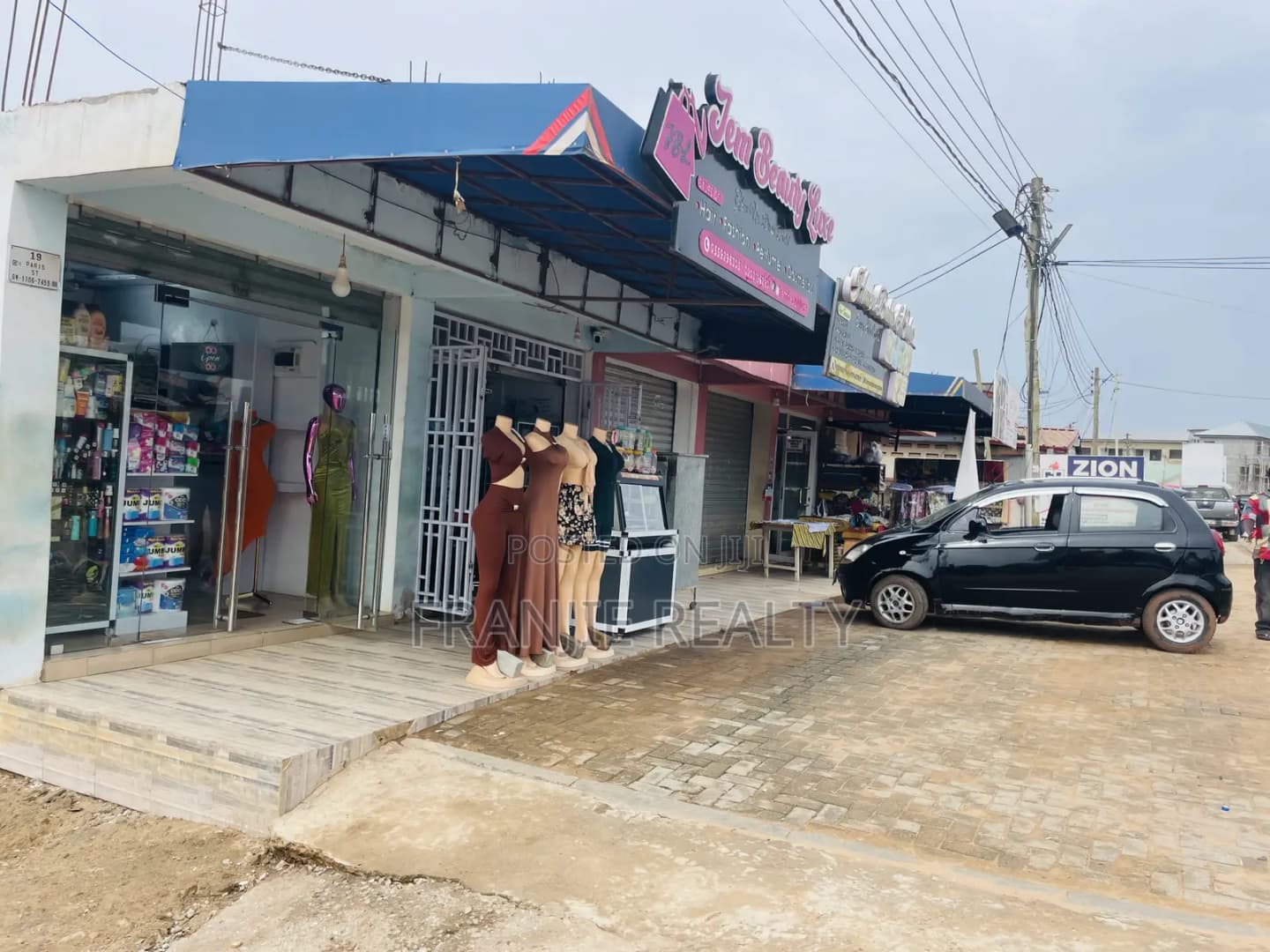 Shop for Rent at Alhaji Tabora - Commercial in Greater Accra, Lapaz - Rent