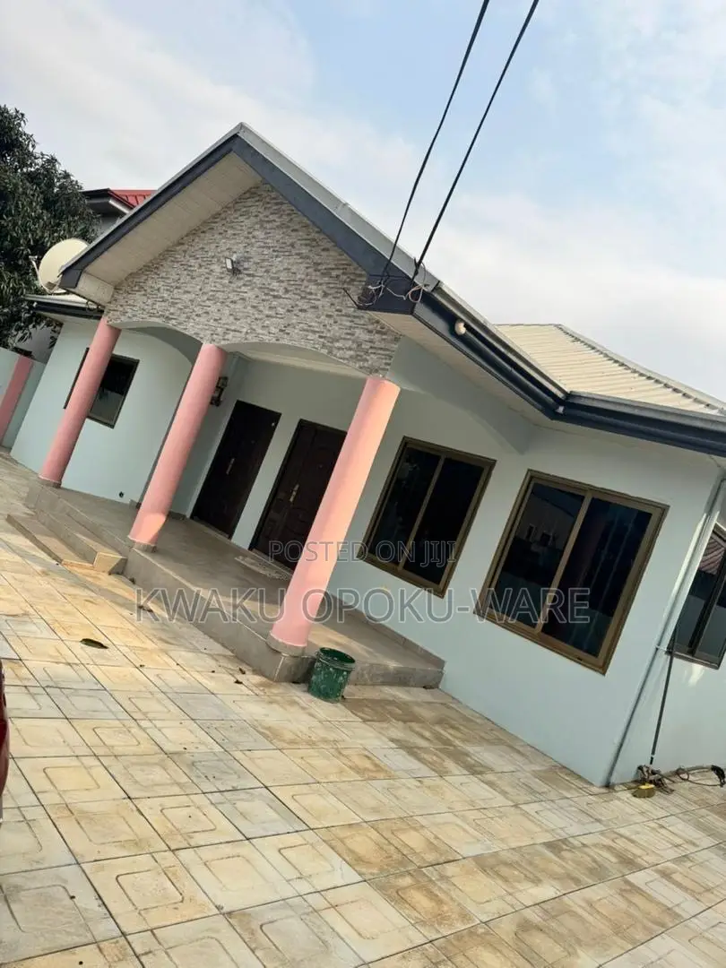 4bdrm Apartment in Kwaku Opoku-Ware, Abokobi for rent - 4 bedroom House in Greater Accra, Abokobi - Rent