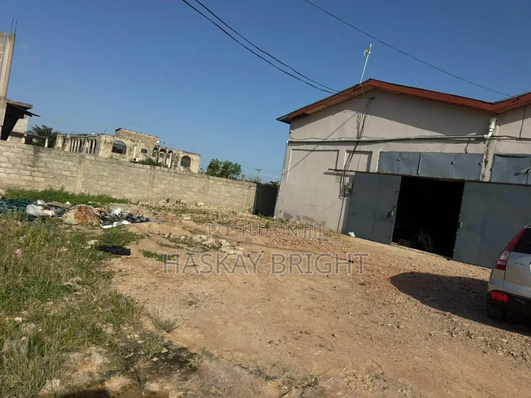 350 SQM Warehouse for Rent at Weija - Commercial in Greater Accra, Weija, Weija Junction - Rent