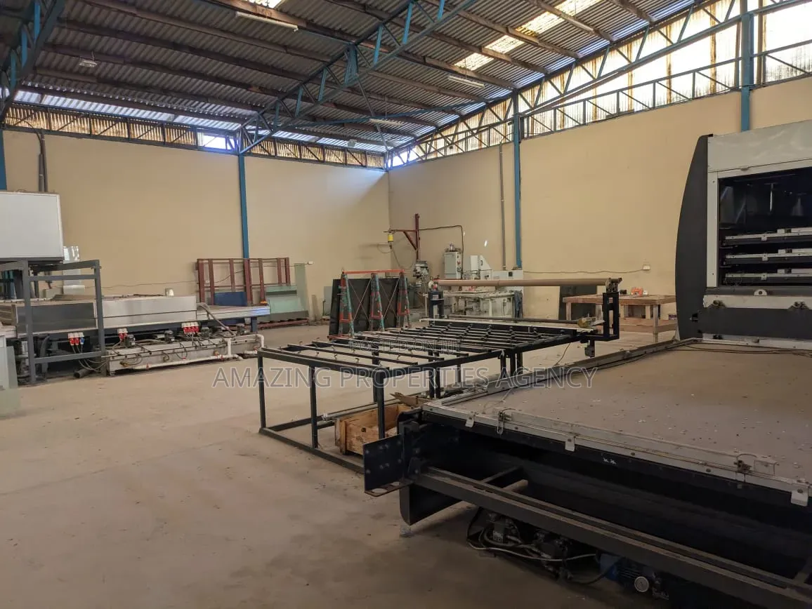 Warehouse and Show Rooms for Sale at South Industrial Area Accra - Commercial in Greater Accra, Accra Metropolitan - Sale