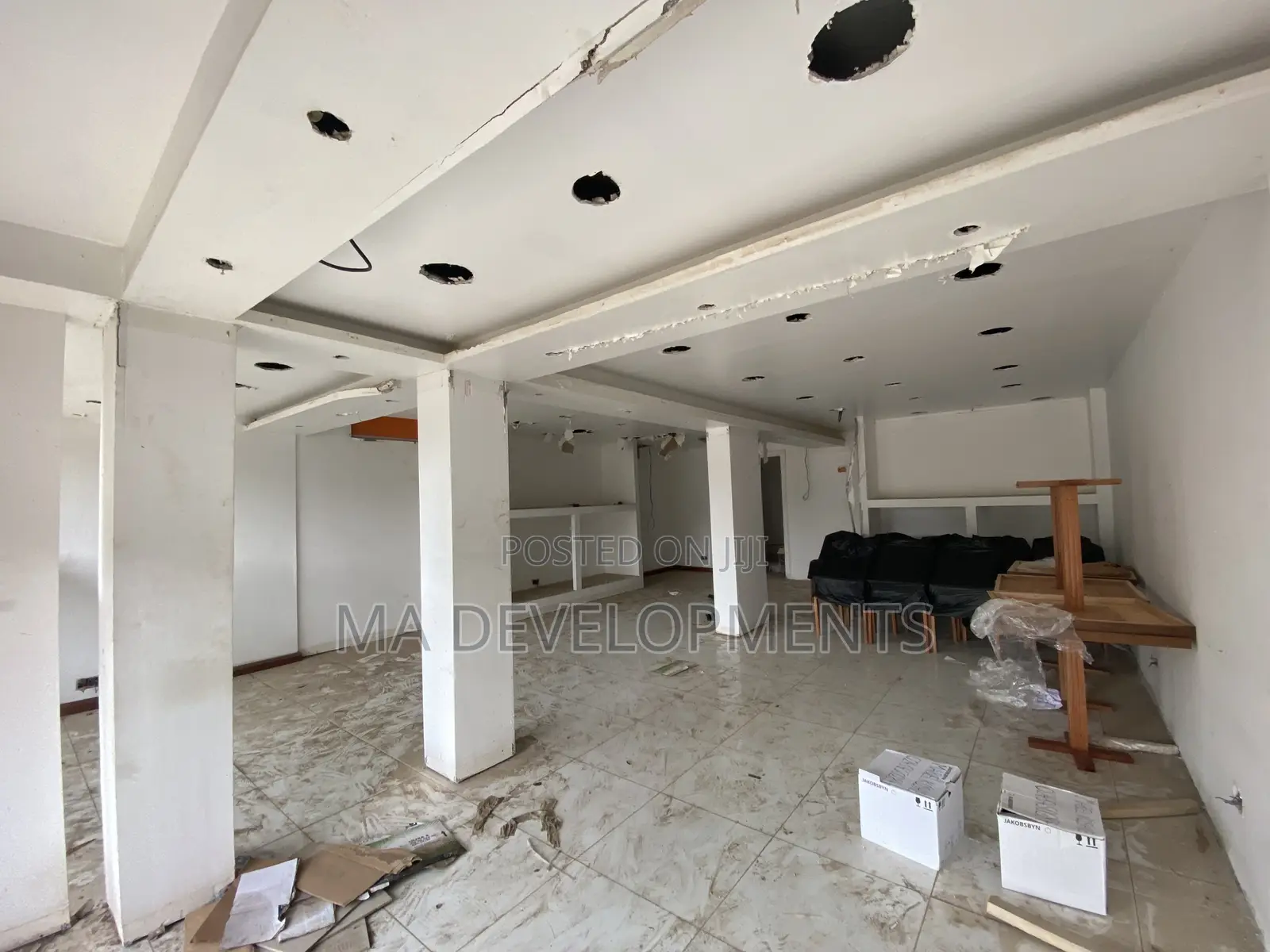 Double Shop With Office for Rent Achimota Neoplan by the Tarred Road. - Commercial in Greater Accra, Achimota - Rent