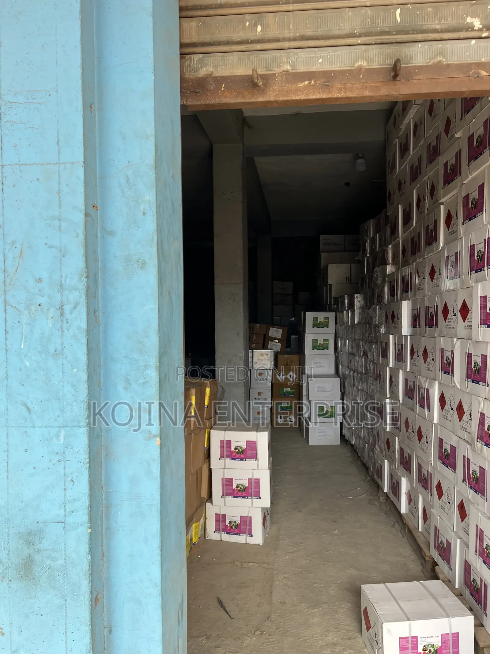 100sqm Roadside Warehouse for Rent at Krofrom - Commercial in Ashanti, Kumasi Metropolitan - Rent