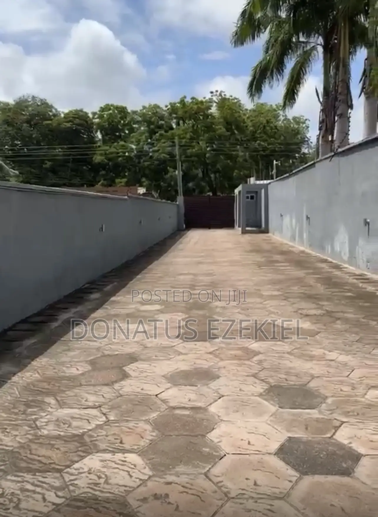 4bdrm House in US Embassy Area for sale - 4 bedroom House in Greater Accra, Cantonments, US Embassy Area - Sale