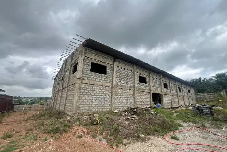 *A 1,000 Square Metres Uncompleted Warehouse With Offices For Sale - Commercial in Eastern Region, Nsawam Adoagyiri Municipal - Sale
