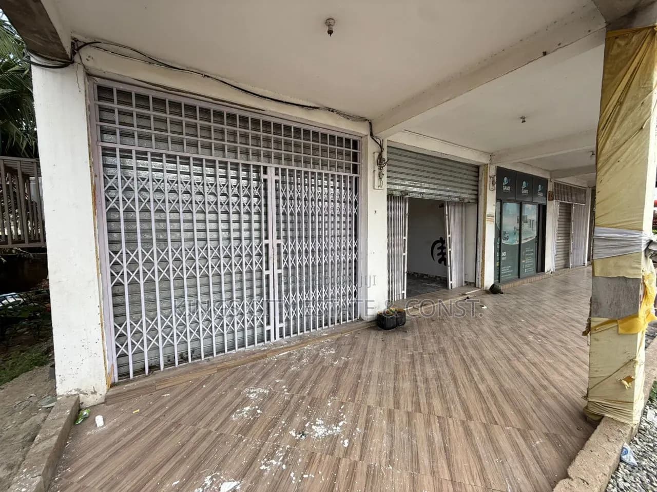 Shops for Rent at Ablekuma Pentecost Junction, 2000 P/M - Commercial in Greater Accra, Ablekuma, Pentecost / Ablekuma - Rent