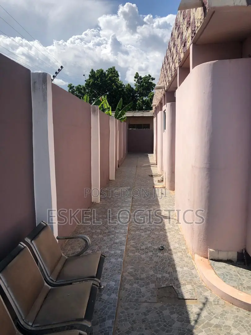 6 Bedroom House for Sale - 6 bedroom Commercial in Greater Accra, Gbawe, Top Base - Sale