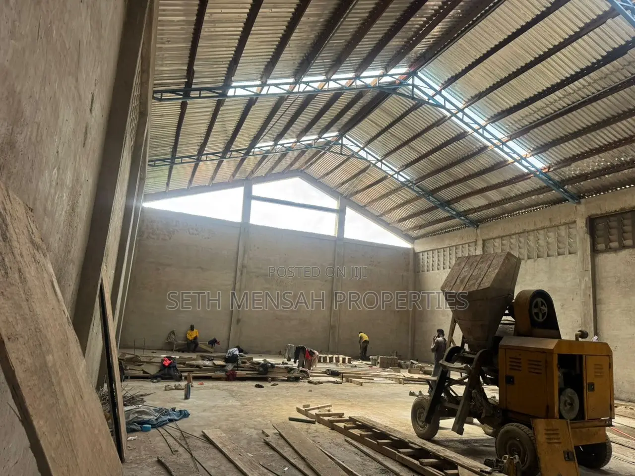 500 Square Meters Warehouse for Rent at Achimota Mile7 - Commercial in Greater Accra, Achimota, Mile 7 - Rent