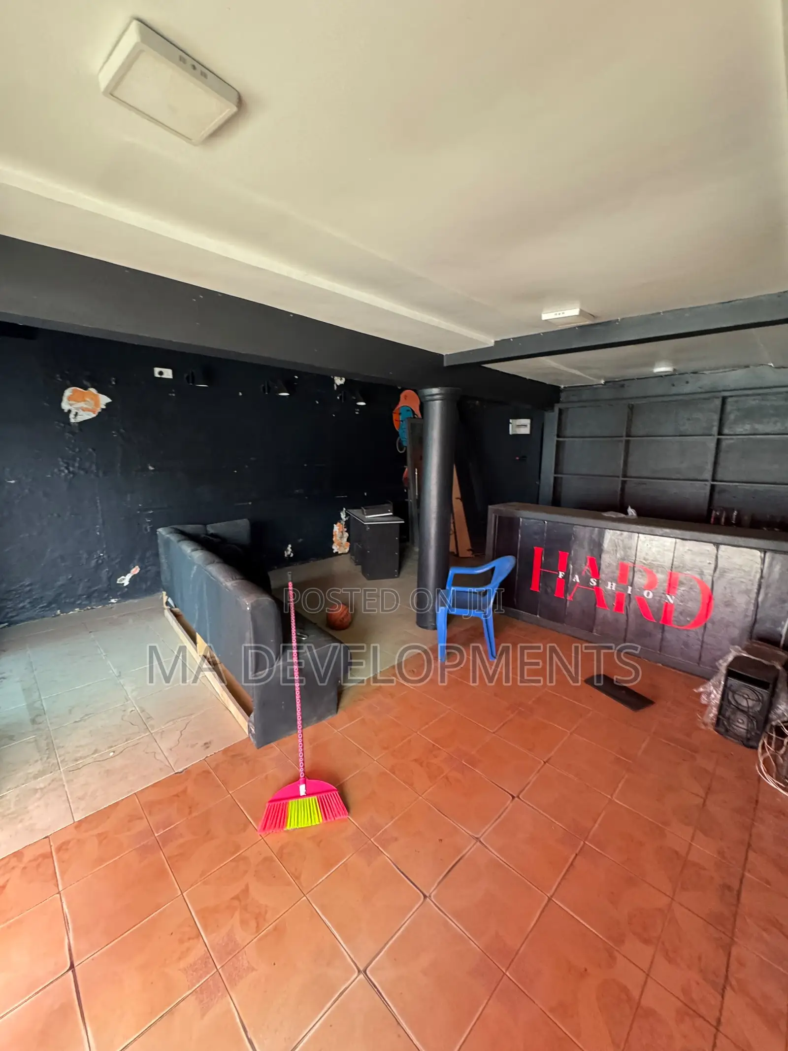 Spacious Shop for Rent at Achimota Kingsby by the Tarred Road - Commercial in Greater Accra, Achimota - Rent
