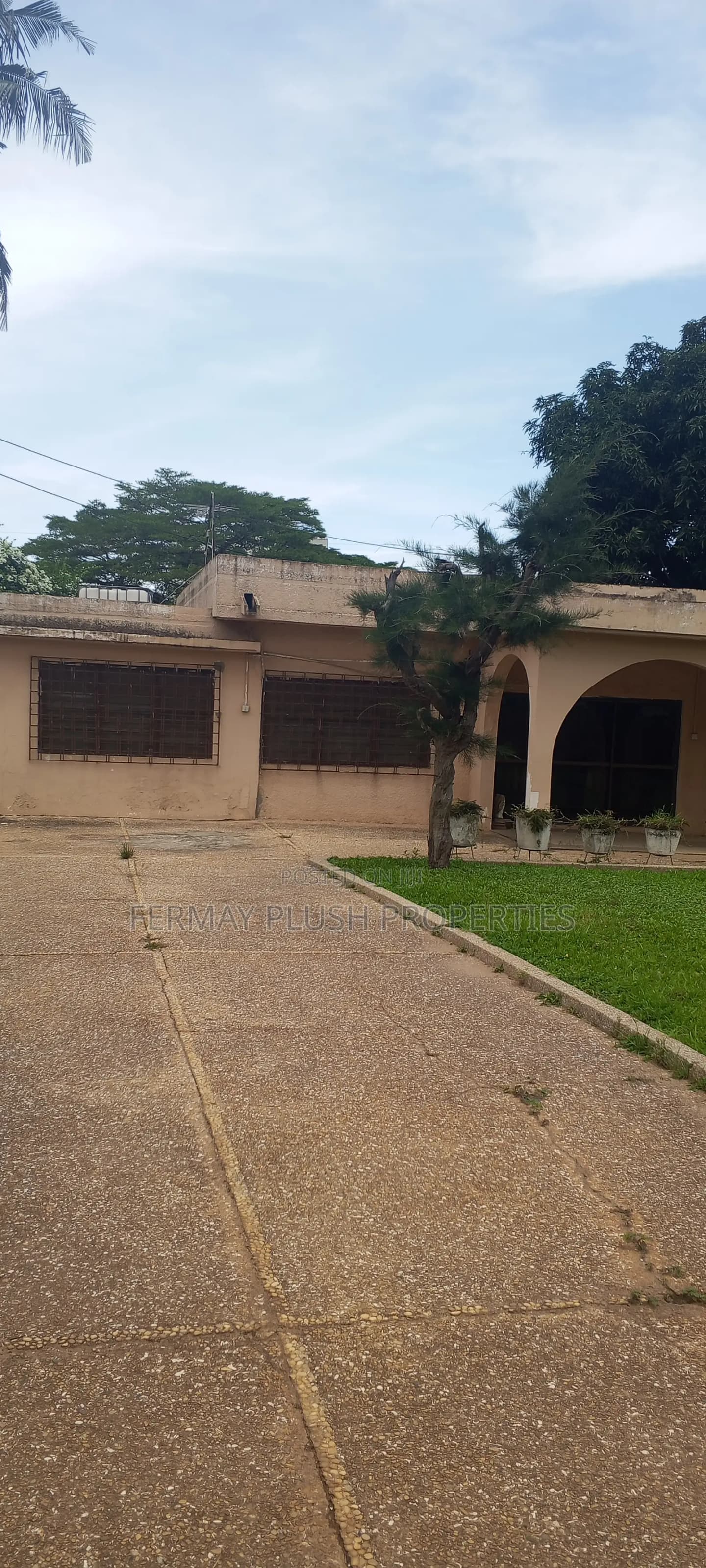Land Title Property at Labone . - Land in Greater Accra, Accra Metropolitan - Sale