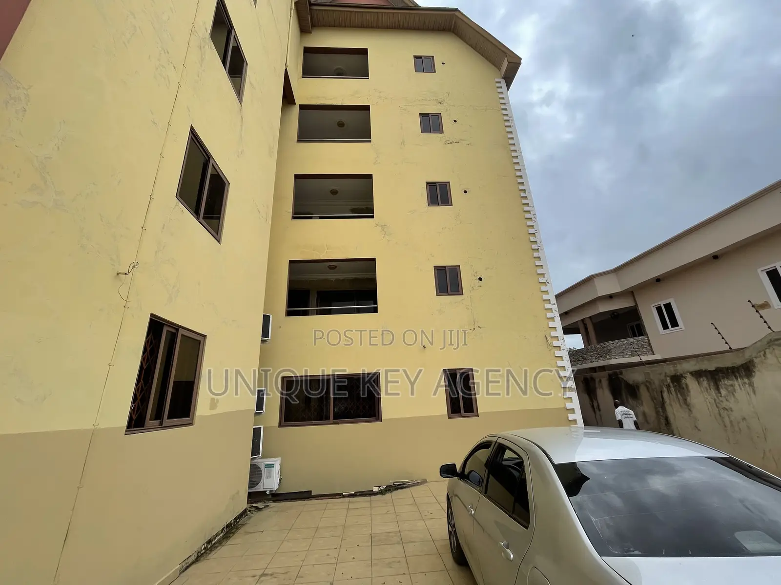 Hotel for Sale - House in Greater Accra, East Legon - Sale