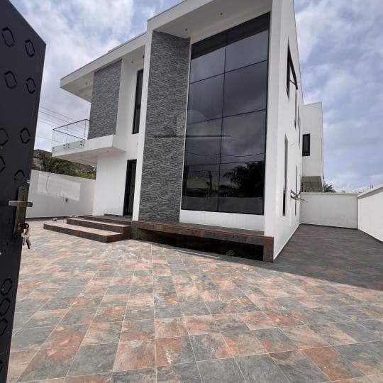3 bedroom house for sale at Eastlegon - 3 bedroom House in Eastlegon - Sale