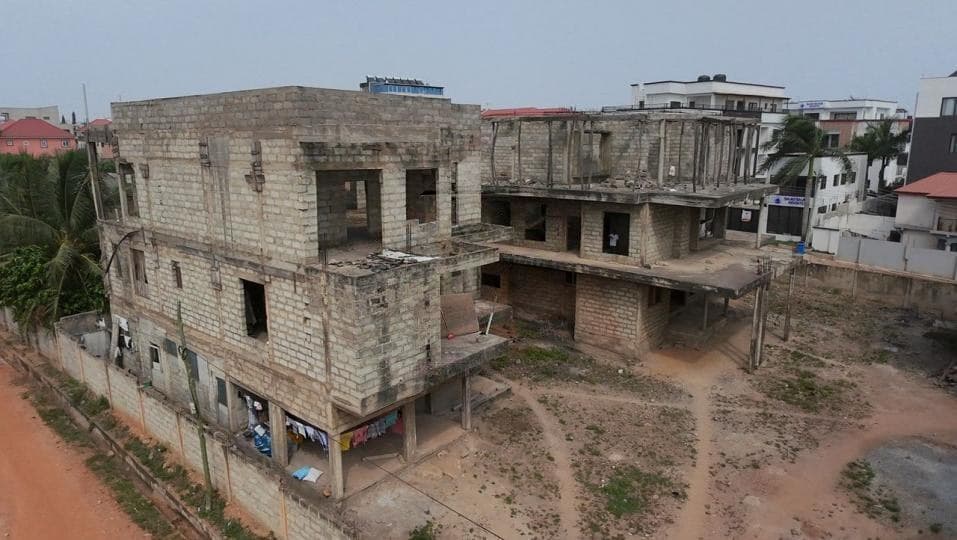 6 bedroom townhouse for sale at Airport Area - 6 bedroom House in Airport Area - Sale