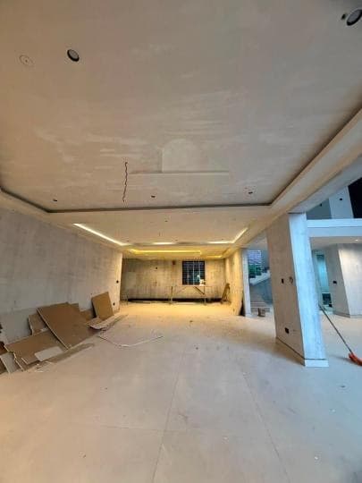 7 bedroom house for sale at Adjiringanor - 7 bedroom House in Adjiringanor - Sale