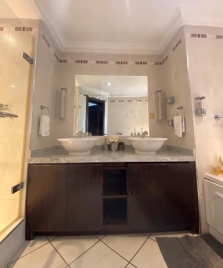 3 bedroom townhouse for rent at East Airport Near palace mall - 3 bedroom House in East Airport Near palace mall - Rent