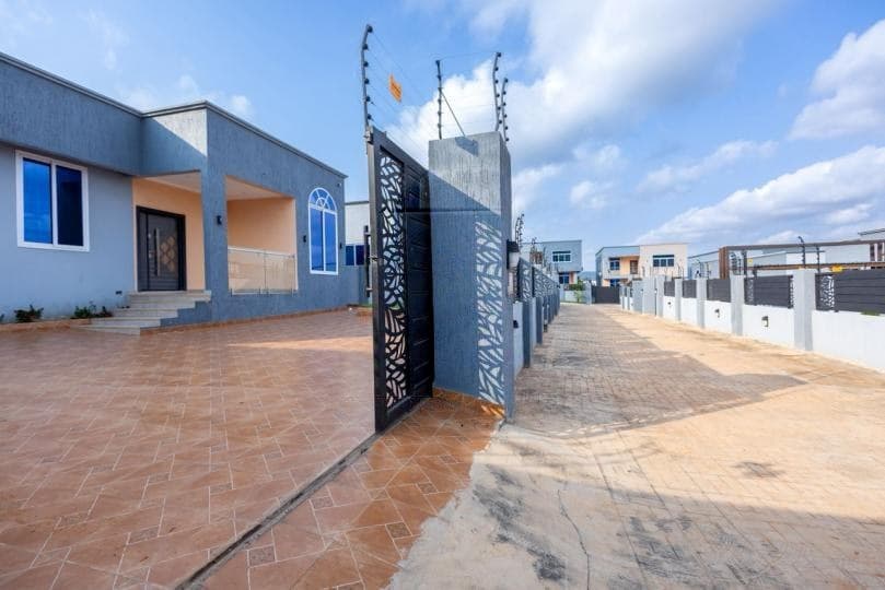 3 bedroom furnished townhouse for sale at Ayi Mensah - 3 bedroom House in Ayi Mensah - Sale