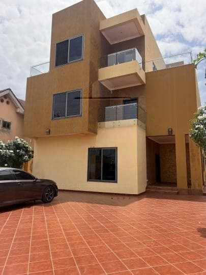 5 bedroom townhouse for rent at Eastlegon - 5 bedroom House in Eastlegon - Rent
