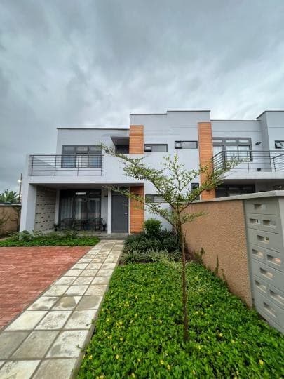 3 bedroom furnished townhouse for rent at Oyarifa - 3 bedroom House in Oyarifa - Rent
