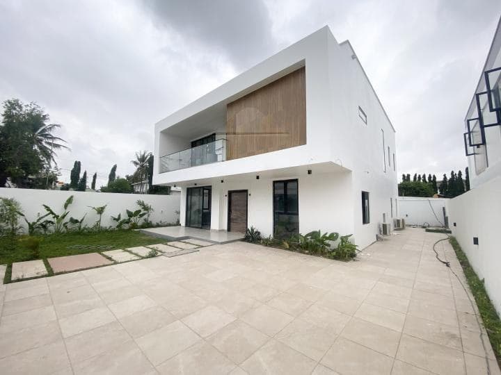 4 bedroom house for sale at East Airport - 4 bedroom House in East Airport - Sale