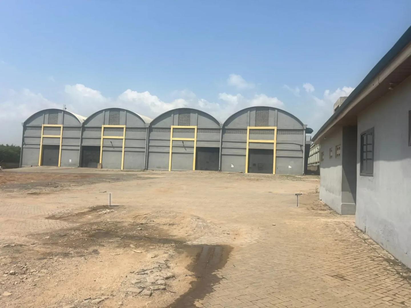 Warehouse Measuring 5000sqm Is for Rent in Tema Industrial Area - Commercial in Greater Accra, Tema Metropolitan, Community 25 - Rent
