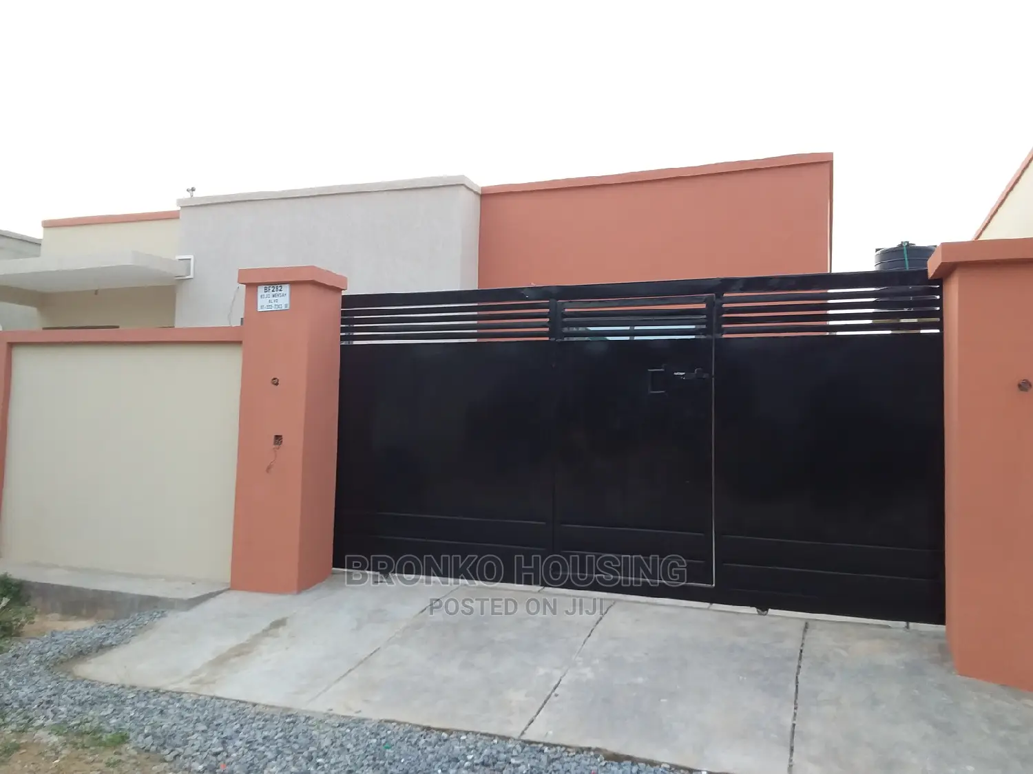 3bdrm House in Bronko Housing, Spintex for rent - 3 bedroom House in Greater Accra, Spintex - Rent
