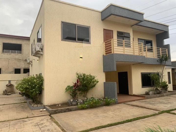 4 bedroom townhouse for sale at East Legon - 4 bedroom House in East Legon - Sale