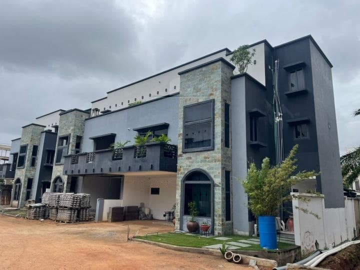 4 bedroom townhouse for sale at Airport Residential Area - 4 bedroom House in Airport Residential Area - Sale